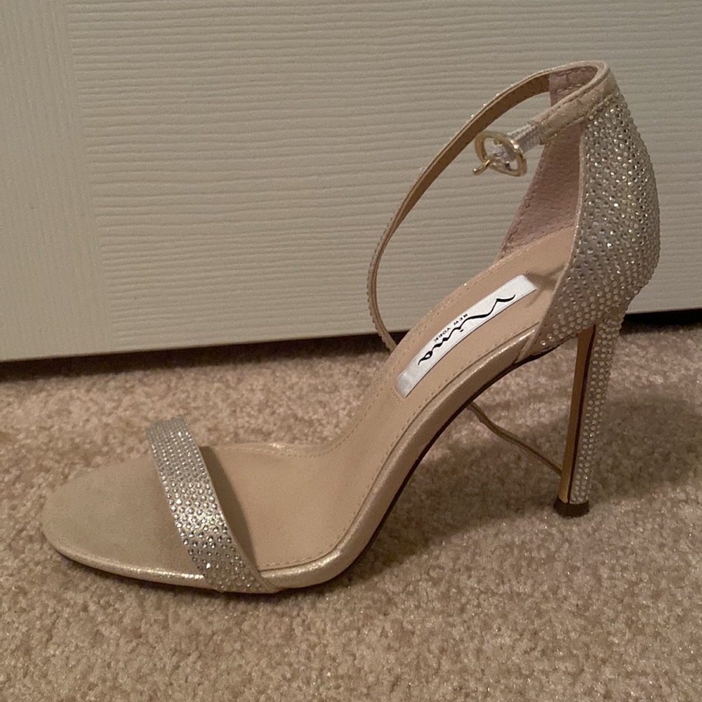 Classic Nina Sparkly Stilettos 🪞